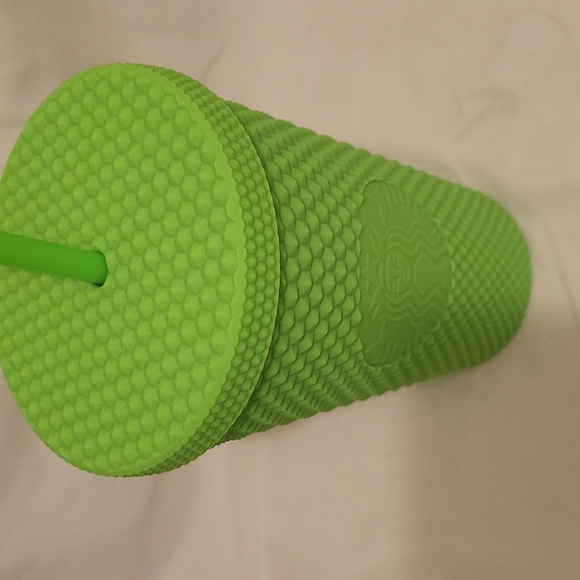 Grande lime-green studded cup - Picture 2 of 3